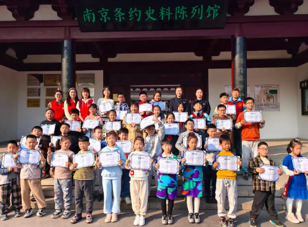 让奉献之光照亮时代征程——我馆开展“雷锋精神代代传”公益主题活动